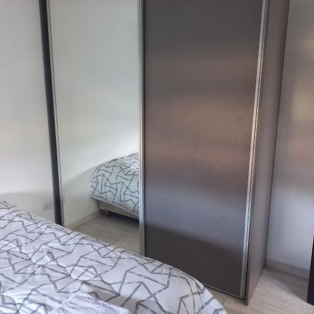 הוילה Moderna Casa En אושואיה מראה חיצוני תמונה