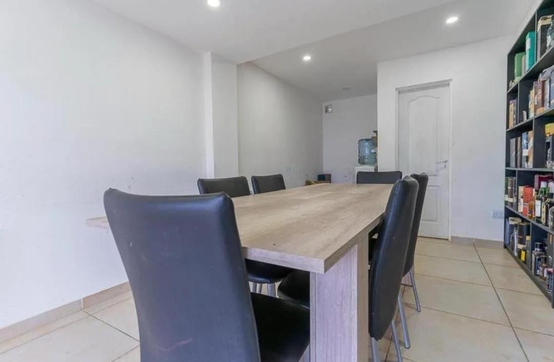 הוילה Moderna Casa En אושואיה מראה חיצוני תמונה