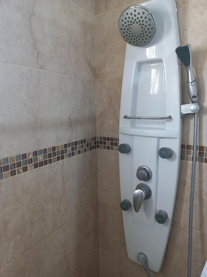 הוילה Moderna Casa En אושואיה מראה חיצוני תמונה